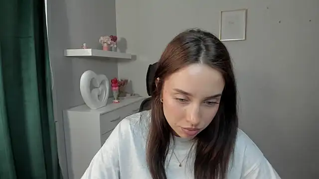 AdeleSolo online show from April 2026 12:45:01 PM