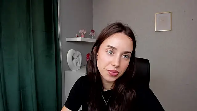 Snapshot of AdeleSolo chatting on June 2026 10:27:02 AM AdeleSolo online show from June 2026 10:27:02 AM