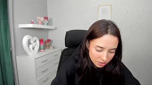 AdeleSolo online show from March 2026 06:35:01 AM