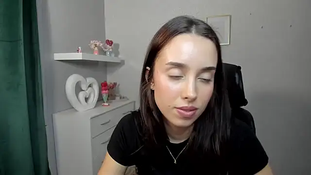 AdeleSolo online show from April 2026 05:47:01 PM
