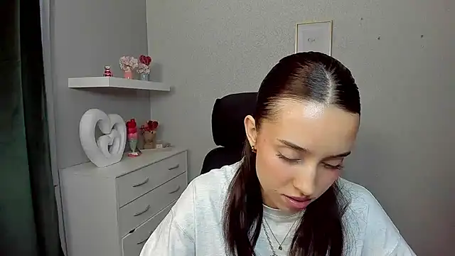 AdeleSolo online show from April 2026 05:42:02 AM