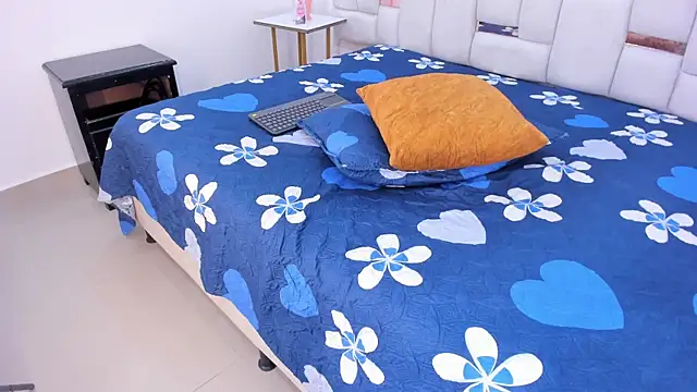 Snapshot of Zoe__smiith chatting on February 2026 04:12:02 AM Zoe smiith online show from February 2026 04:12:02 AM