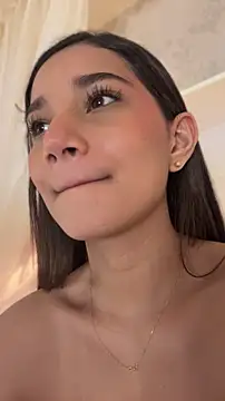 AlessiaVallmont online show from April 2026 01:47:01 PM