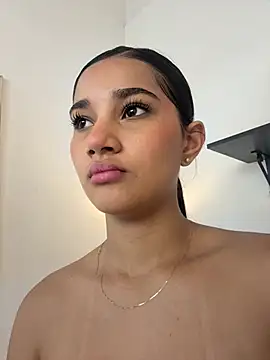 AlessiaVallmont online show from March 2026 04:51:01 PM