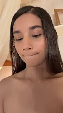 AlessiaVallmont online show from April 2026 08:09:02 PM