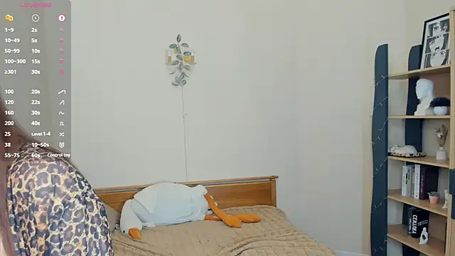 LeilaErcolani online show from August 2026 08:39:01 PM