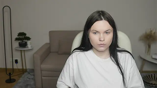 LeilaErcolani online show from February 2026 12:51:02 PM