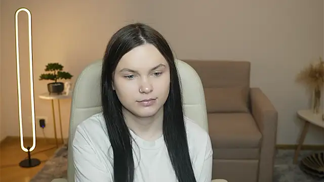 LeilaErcolani online show from February 2026 11:34:01 AM