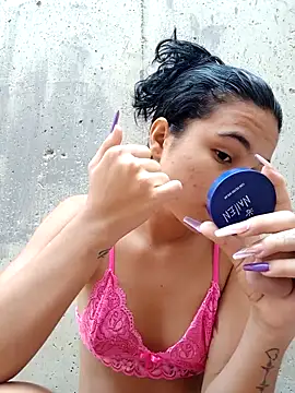 Little-Pussy19 online show from March 2026 01:18:01 PM