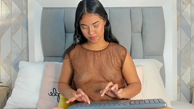 kendall queen   online show from February 2026 11:55:02 AM