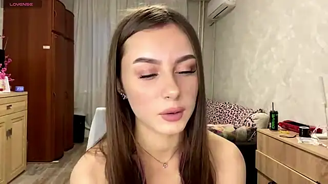 StephaniCute online show from June 2026 04:57:01 PM