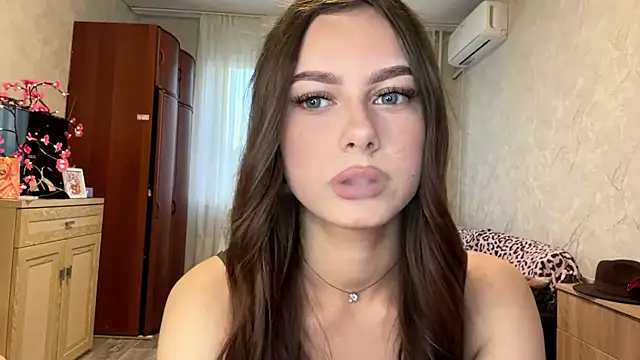 StephaniCute online show from June 2026 04:01:01 PM