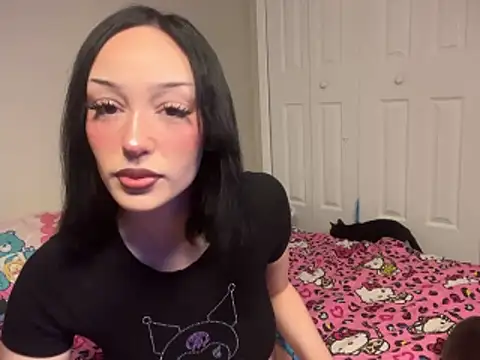 strwbrrymilk online show from March 2026 03:07:01 AM