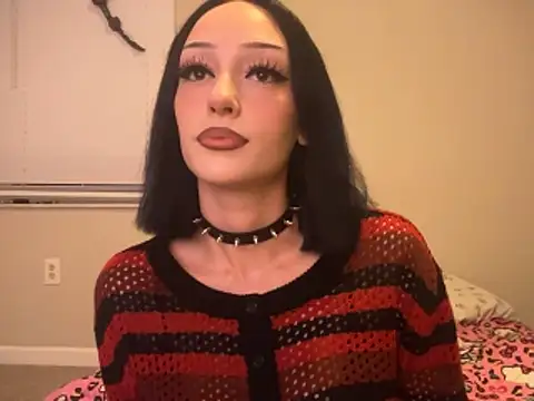 strwbrrymilk online show from March 2026 01:49:02 AM