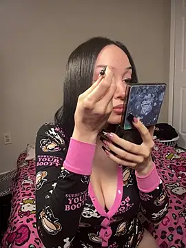 strwbrrymilk online show from March 2026 03:41:02 AM