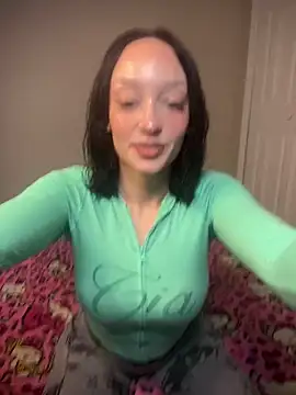 strwbrrymilk online show from April 2026 01:34:01 AM