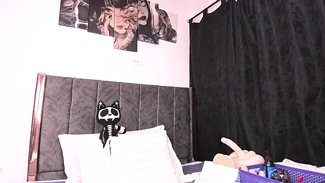 Snapshot of Helldy_666 chatting on May 2026 03:05:01 AM Helldy 666 online show from May 2026 03:05:01 AM