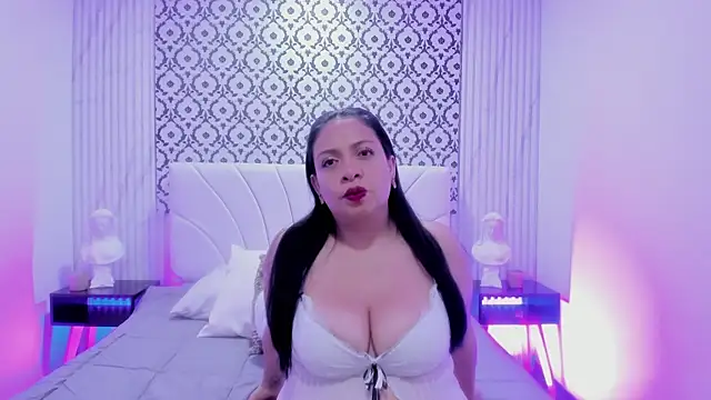 Renatta Milly online show from February 2026 03:17:01 AM