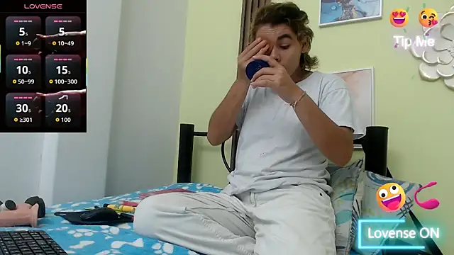 skinnysexy18 online show from May 2026 06:29:01 PM