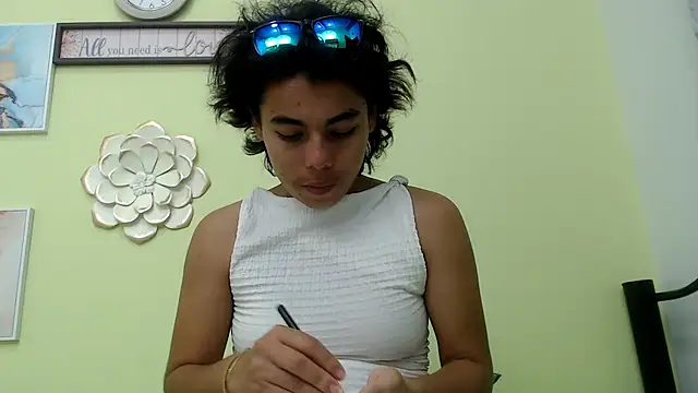 skinnysexy18 online show from May 2026 07:50:01 PM