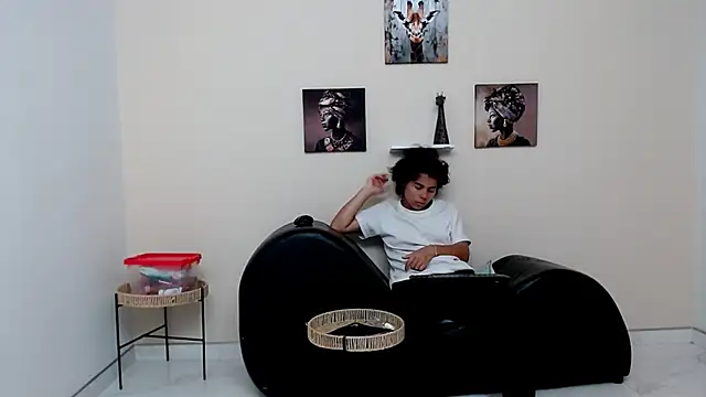 skinnysexy18 online show from April 2026 12:28:01 AM