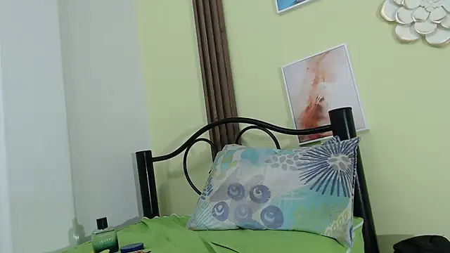 skinnysexy18 online show from May 2026 02:26:01 PM