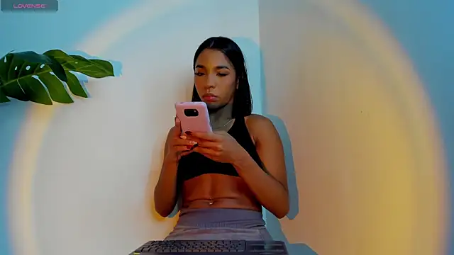 zara leee online show from April 2026 10:26:02 PM