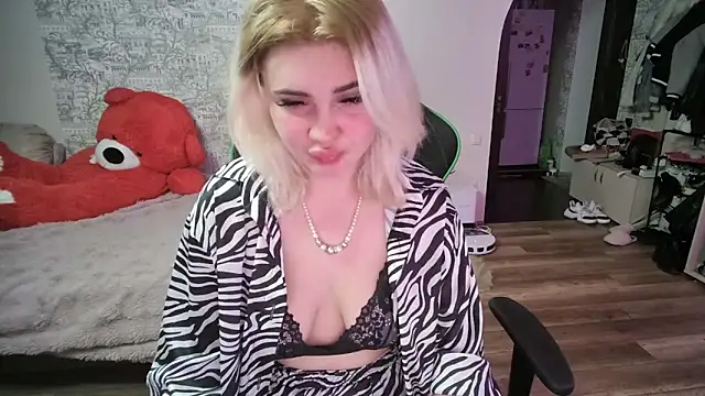 SlankyMic online show from April 2026 06:08:02 PM