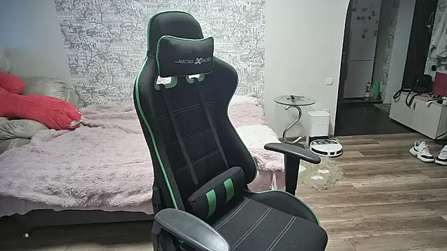 SlankyMic online show from April 2026 03:25:02 PM