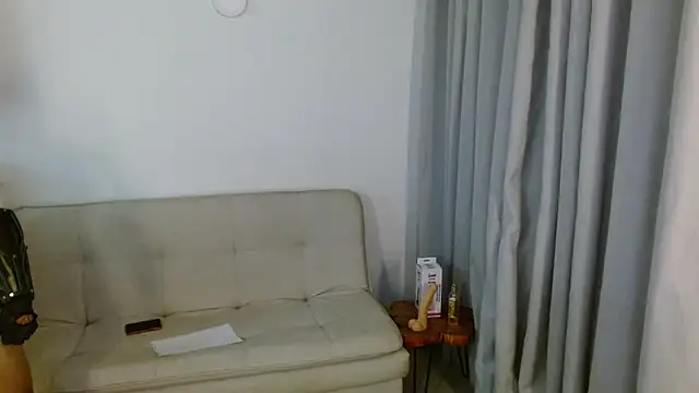 Snapshot of axellblue chatting on February 2026 01:52:01 AM axellblue online show from February 2026 01:52:01 AM