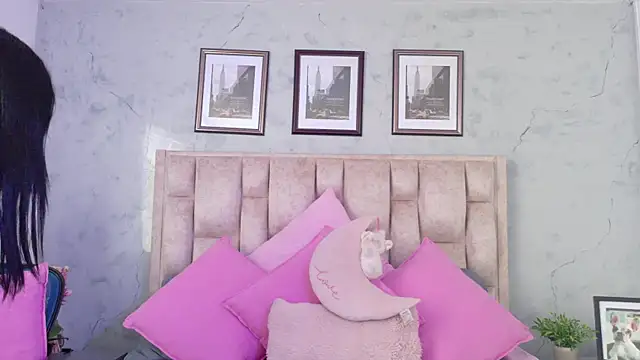 IsabellaRossi online show from May 2026 04:18:01 PM