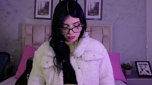 IsabellaRossi online show from April 2026 05:29:01 PM