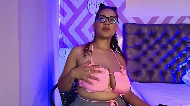 Violeta Collins online show from February 2026 02:39:01 PM