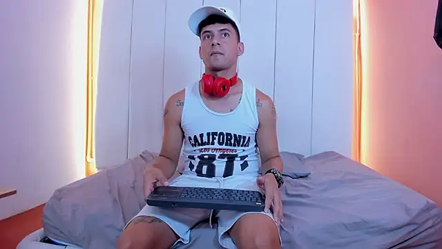 Snapshot of STEVEN_OS chatting on March 2026 08:32:02 AM STEVEN OS online show from March 2026 08:32:02 AM