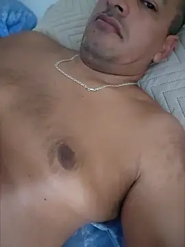 Snapshot of Valenthe26 chatting on February 2026 09:05:02 PM Valenthe26 online show from February 2026 09:05:02 PM