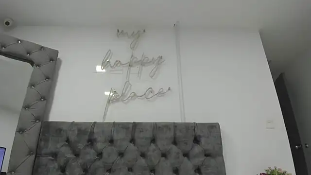 Evelin  thompsson online show from April 2026 04:03:01 AM