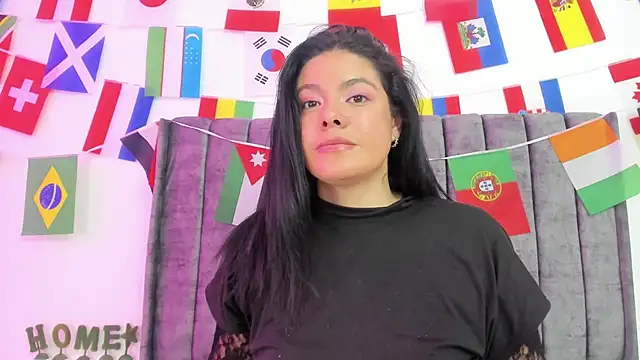 Snapshot of Evelin__thompsson chatting on June 2026 03:17:02 AM Evelin thompsson online show from June 2026 03:17:02 AM