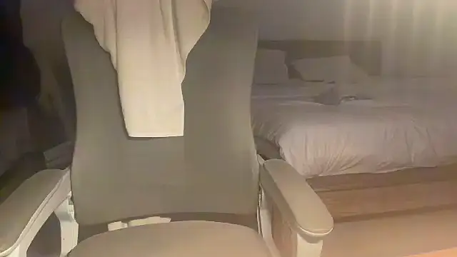 Anton blond online show from February 2026 04:15:01 PM