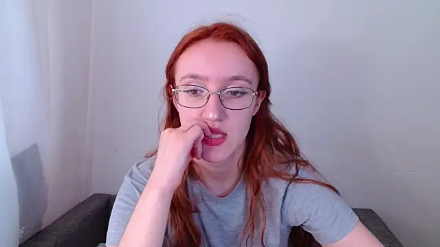 Snapshot of miay_here_ chatting on June 2026 09:20:01 AM miay here online show from June 2026 09:20:01 AM