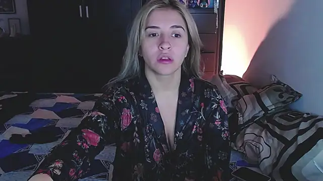 Snapshot of saradiazxxx chatting on February 2026 08:26:02 AM saradiazxxx online show from February 2026 08:26:02 AM