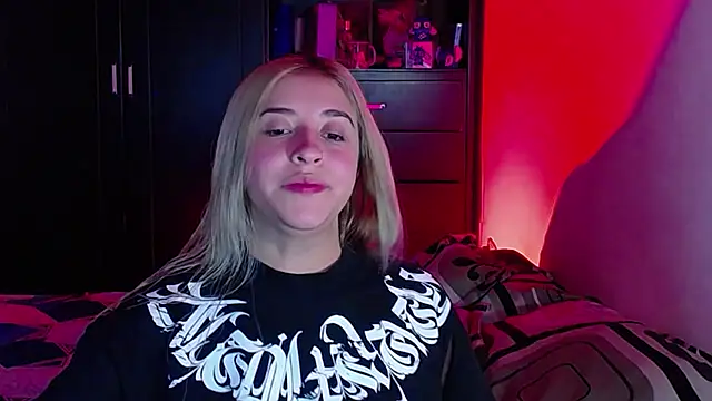 Snapshot of saradiazxxx chatting on March 2026 09:20:01 AM saradiazxxx online show from March 2026 09:20:01 AM