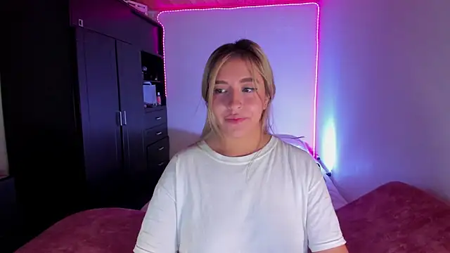 saradiazxxx online show from April 2026 05:15:01 AM