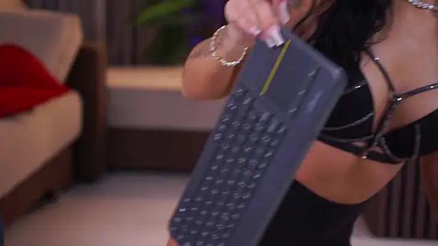 Snapshot of YanaSultana chatting on March 2026 09:13:01 AM YanaSultana online show from March 2026 09:13:01 AM