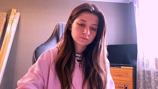 LunnaBliss online show from April 2026 01:25:01 PM