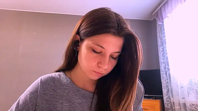 LunnaBliss online show from April 2026 01:31:02 PM