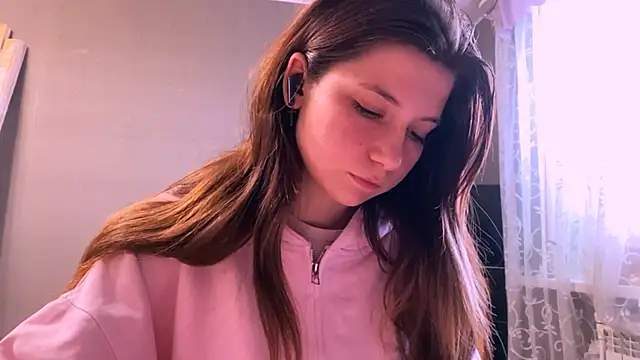 LunnaBliss online show from April 2026 02:35:02 PM