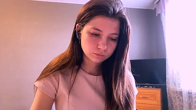 LunnaBliss online show from April 2026 02:08:01 PM