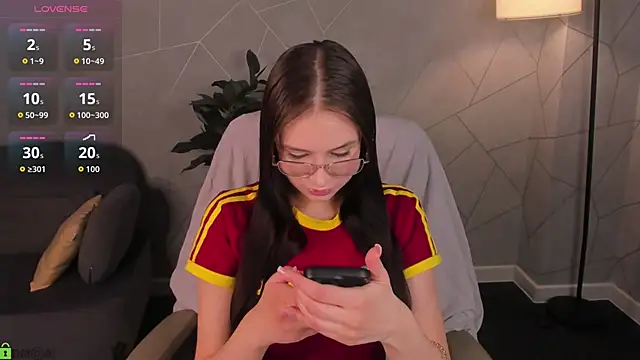 Miaa Hill online show from April 2026 10:55:02 AM