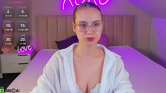 Snapshot of Miaa_Hill chatting on June 2026 10:15:02 AM Miaa Hill online show from June 2026 10:15:02 AM