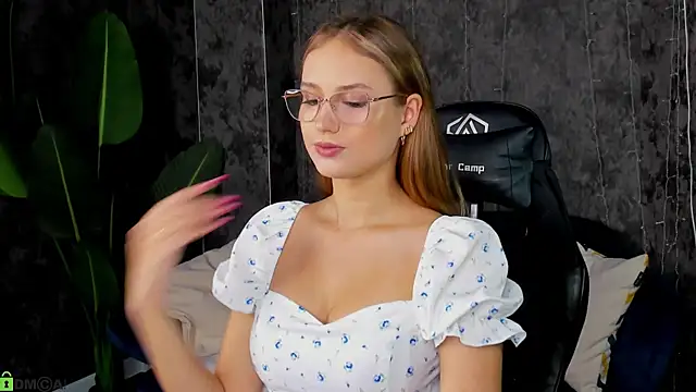 Snapshot of Miaa_Hill chatting on June 2026 09:16:02 AM Miaa Hill online show from June 2026 09:16:02 AM